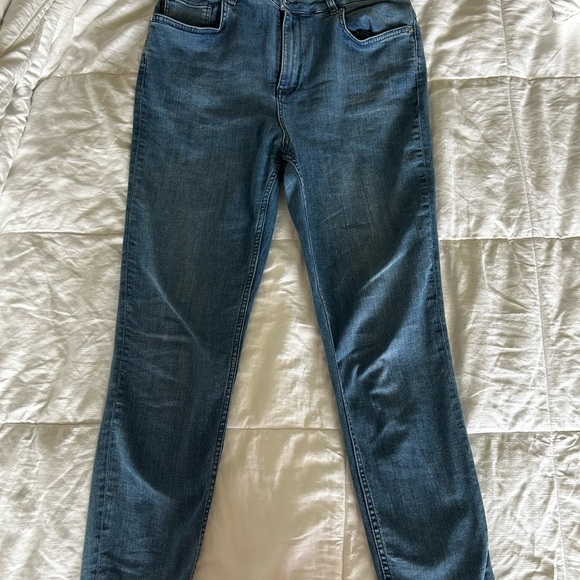 Women’s Blue Jeans - Picture 3 of 5